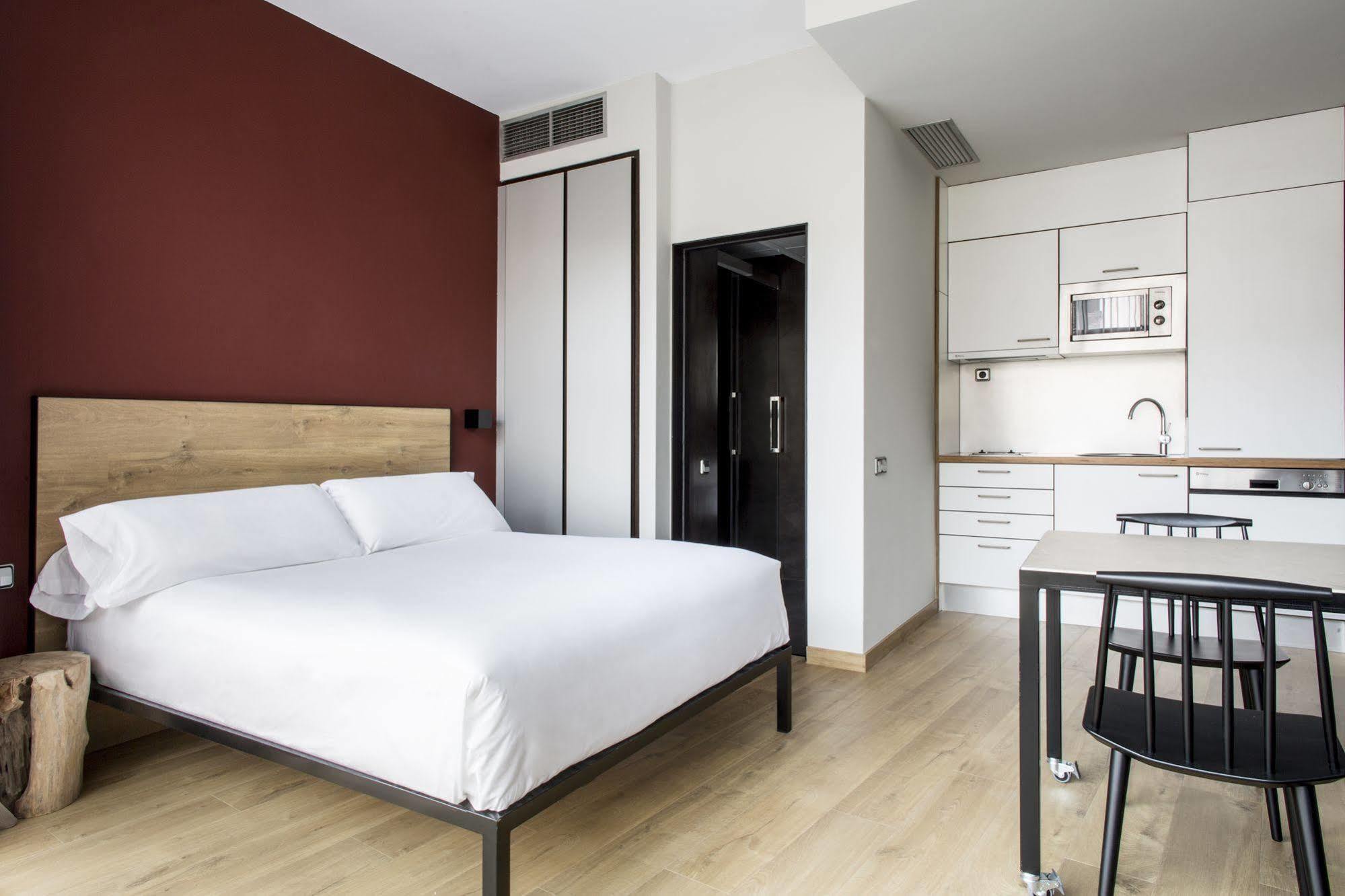 Aparthotel Allada 3* Barcelona Zewnętrze zdjęcie